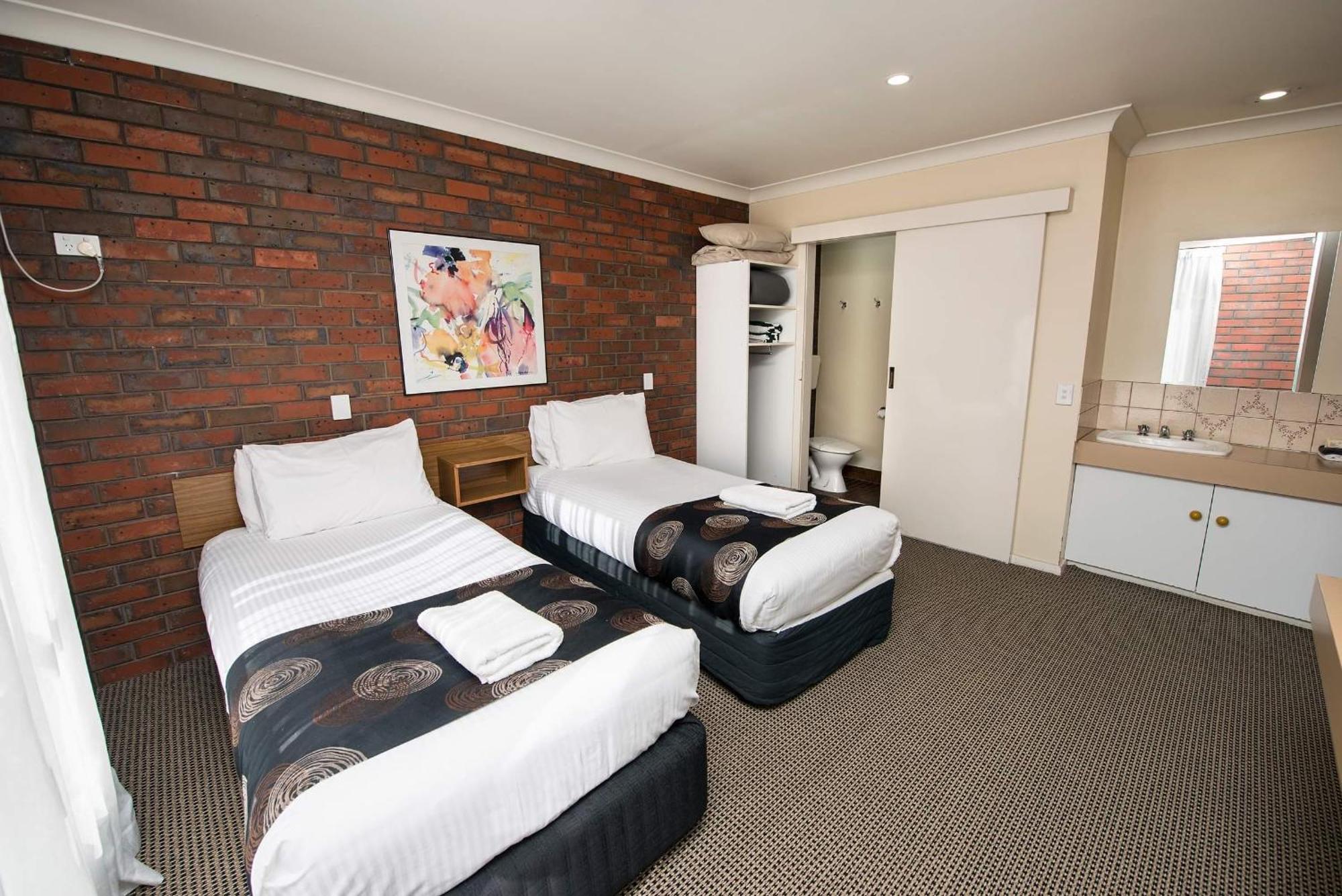 Jacaranda Holiday Units Swan Hill Exterior photo