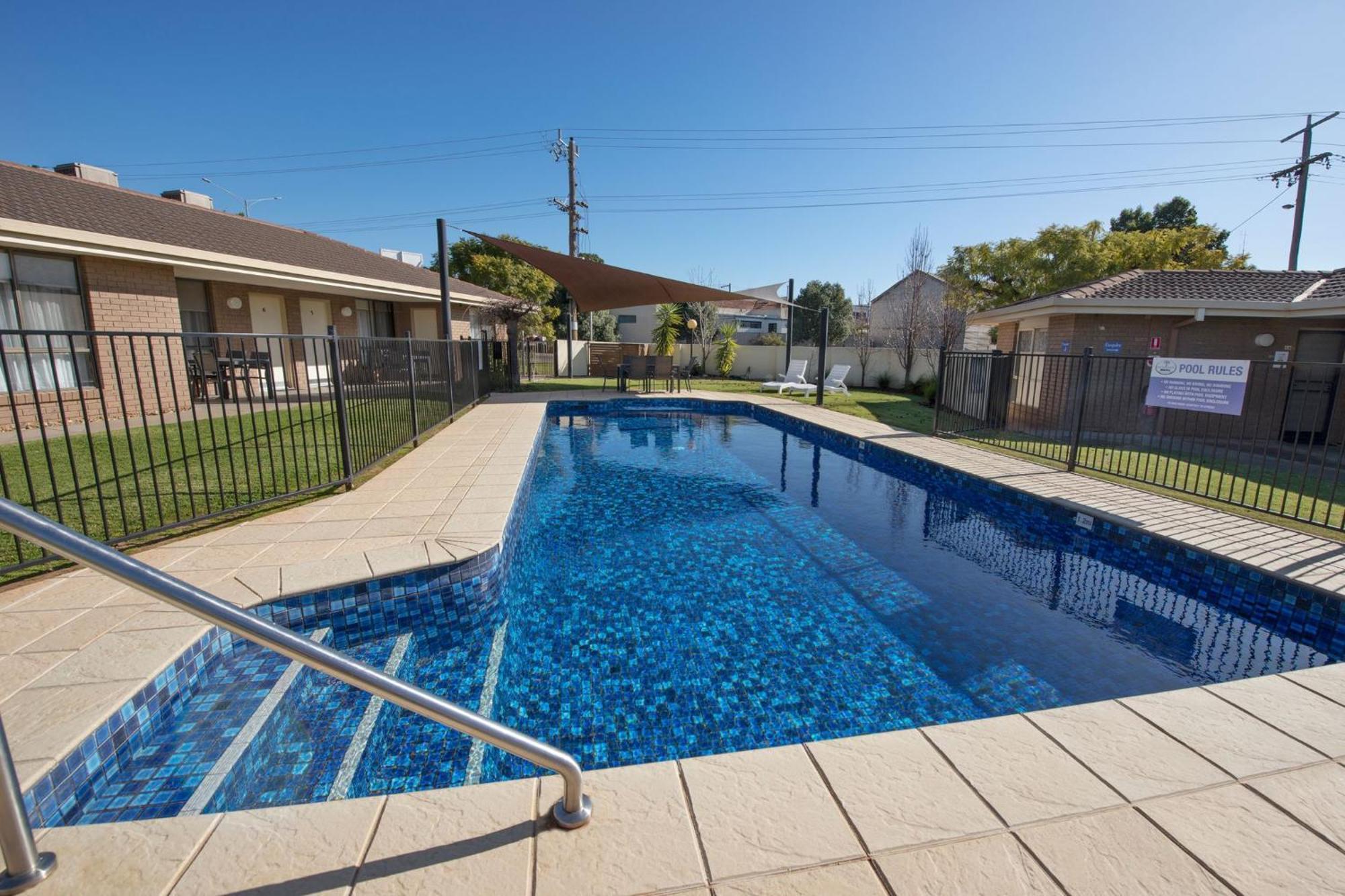 Jacaranda Holiday Units Swan Hill Exterior photo