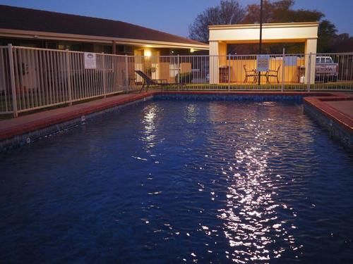 Jacaranda Holiday Units Swan Hill Exterior photo